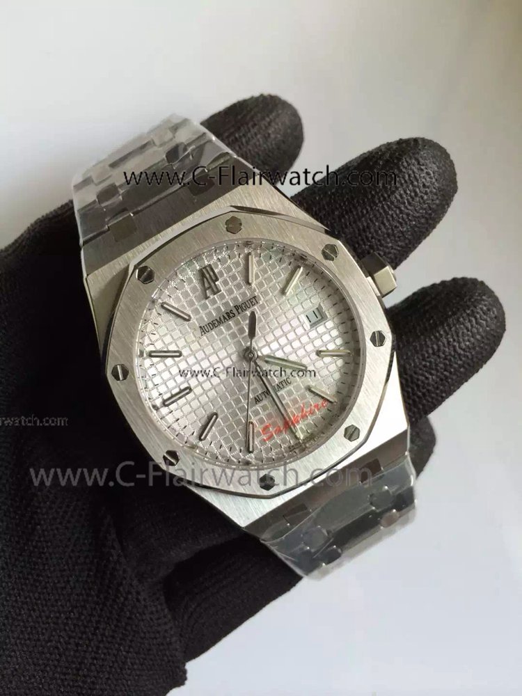 Audemars Piguet Replica Royal Oak Silver Dial Watch 39mm